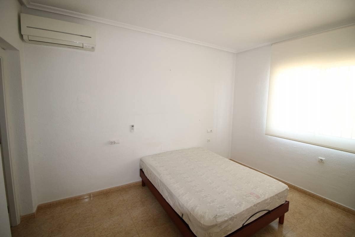 3 bedroom Villa for rent in Catral with pool - € 1,500 (Ref: 8072457)