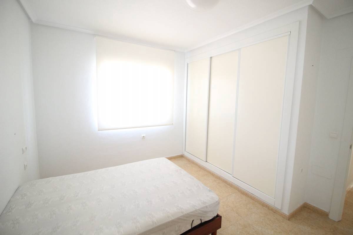 3 bedroom Villa for rent in Catral with pool - € 1,500 (Ref: 8072457)