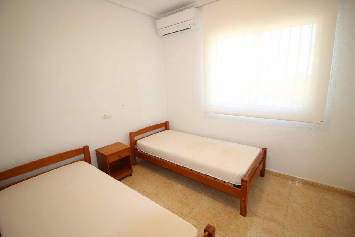 3 bedroom Villa for rent in Catral with pool - € 1,500 (Ref: 8072457)