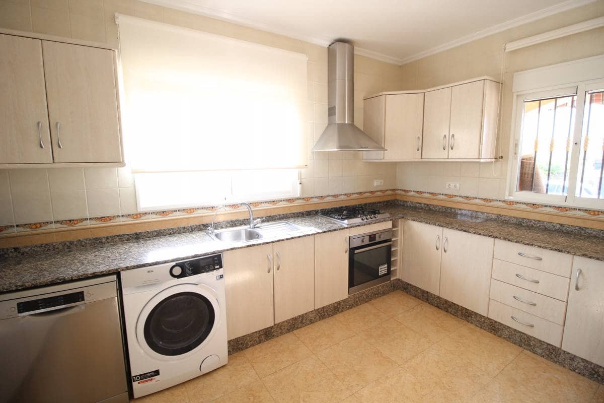 3 bedroom Villa for rent in Catral with pool - € 1,500 (Ref: 8072457)