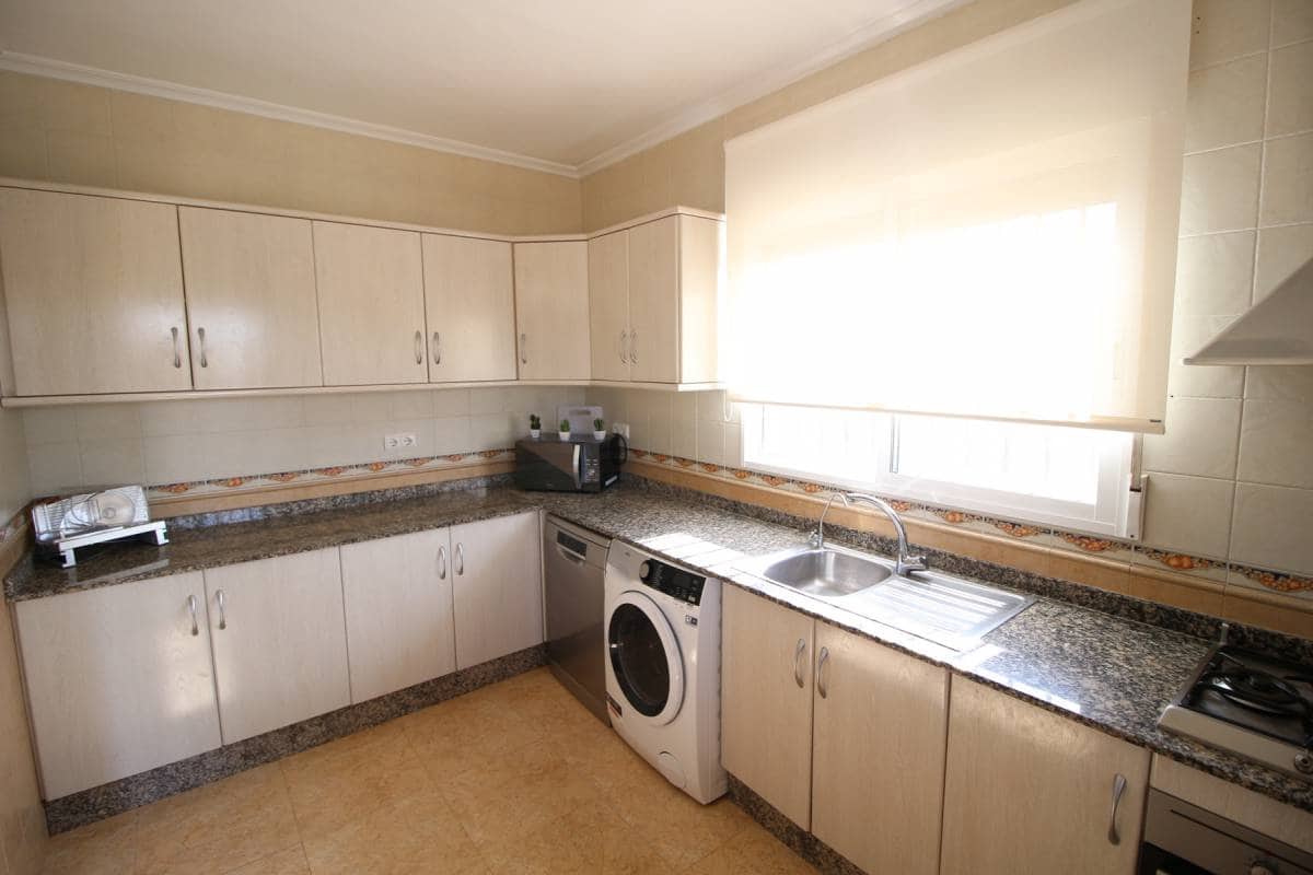 3 bedroom Villa for rent in Catral with pool - € 1,500 (Ref: 8072457)