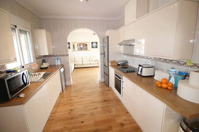 3 soverom Villa til salgs i Catral med svømmebasseng garasje - € 360 000 (Ref: 8249895)