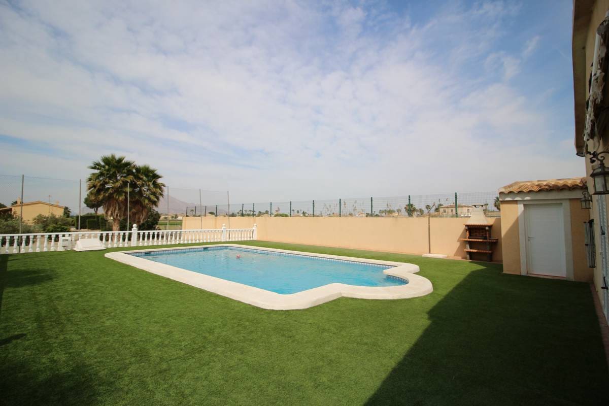3 bedroom Villa for sale in Catral with pool garage - € 360,000 (Ref: 8249895)