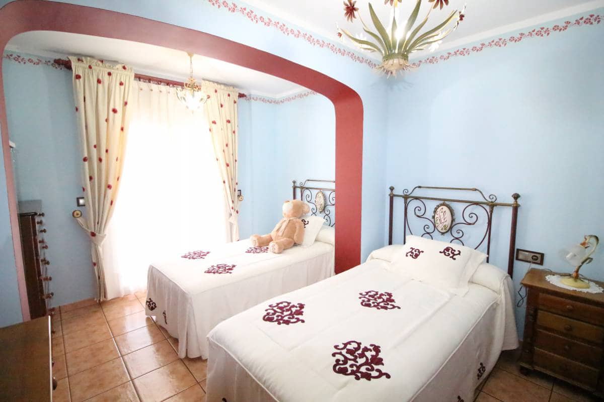 5 soveværelse Villa til salg i Calasparra med swimmingpool garage - € 699.000 (Ref: 8252268)