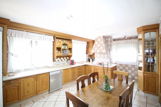 5 sypialnia Willa na sprzedaż w Calasparra z basenem garażem - 699 000 € (Ref: 8252268)