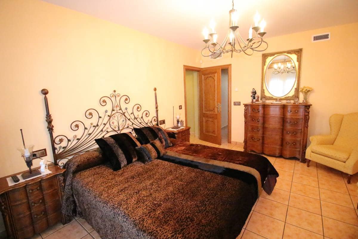 5 soveværelse Villa til salg i Calasparra med swimmingpool garage - € 699.000 (Ref: 8252268)