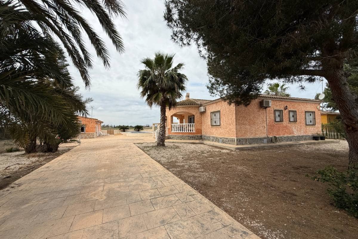 3 bedroom Villa for sale in Dolores with pool garage - € 365,000 (Ref: 8997440)