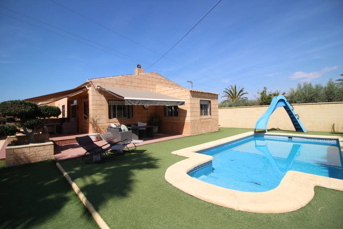 5 soveværelse Villa til salg i Albatera med swimmingpool - € 399.950 (Ref: 9006071)