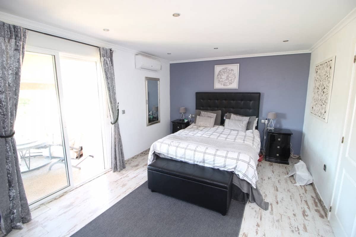 5 soveværelse Villa til salg i Albatera med swimmingpool - € 399.950 (Ref: 9006071)