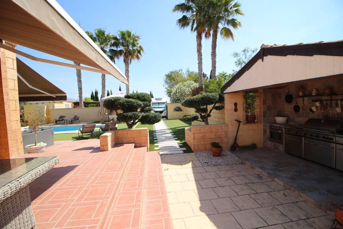 5 soveværelse Villa til salg i Albatera med swimmingpool - € 399.950 (Ref: 9006071)