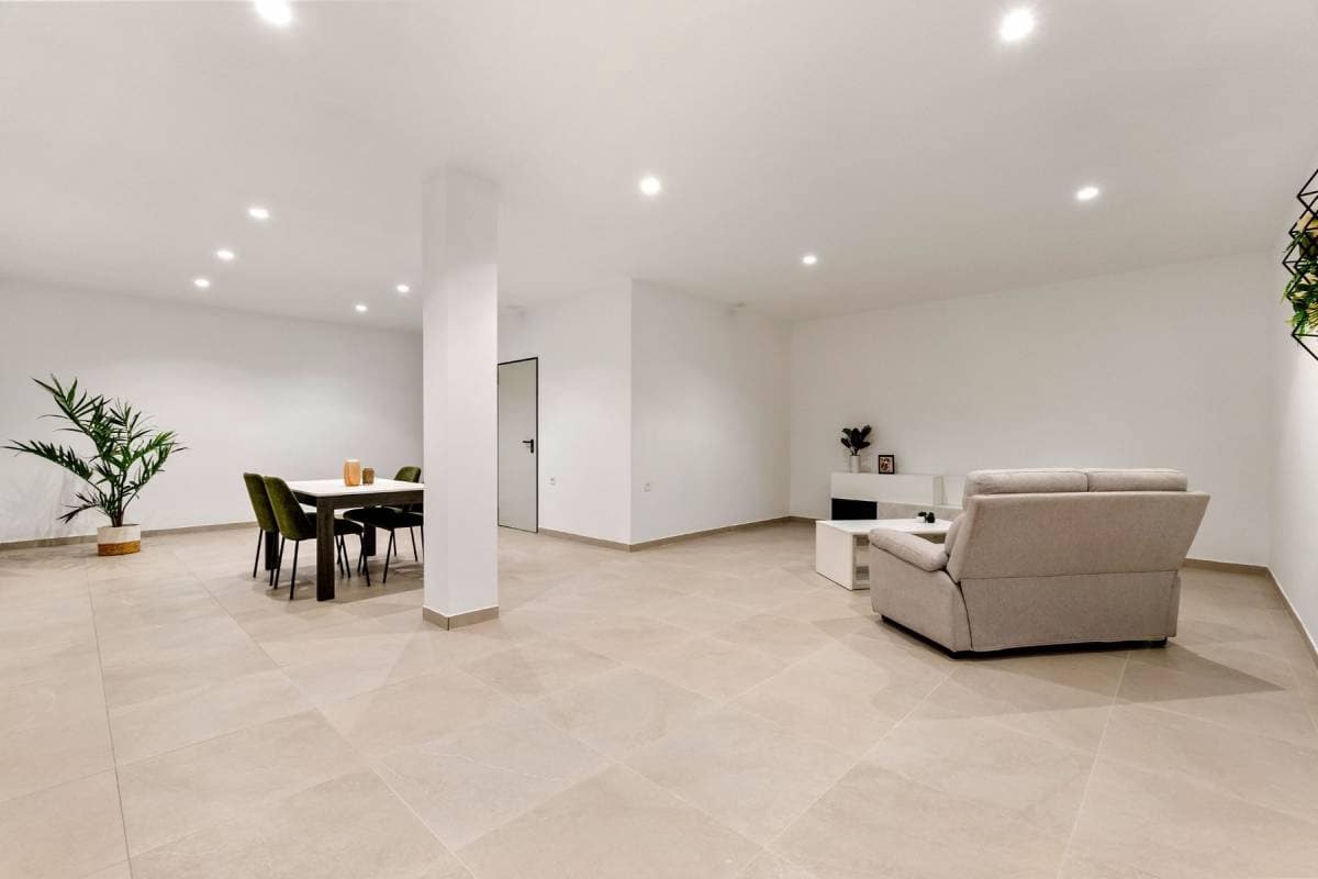 3 soveværelse Semi-Rækkehus til salg i Benijofar med swimmingpool - € 460.000 (Ref: 9058533)