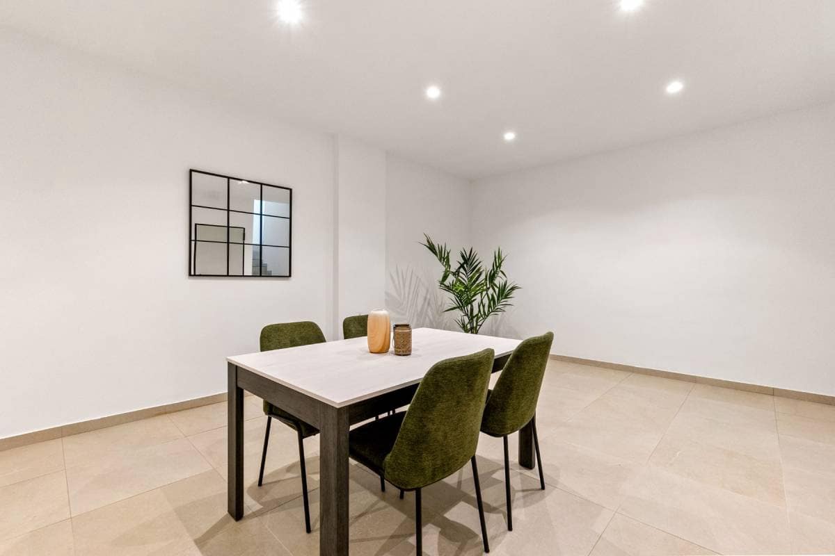 3 soveværelse Semi-Rækkehus til salg i Benijofar med swimmingpool - € 460.000 (Ref: 9058533)