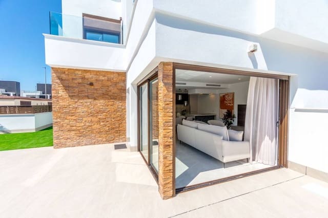 3 soveværelse Semi-Rækkehus til salg i Benijófar med swimmingpool - € 380.000 (Ref: 9058533)