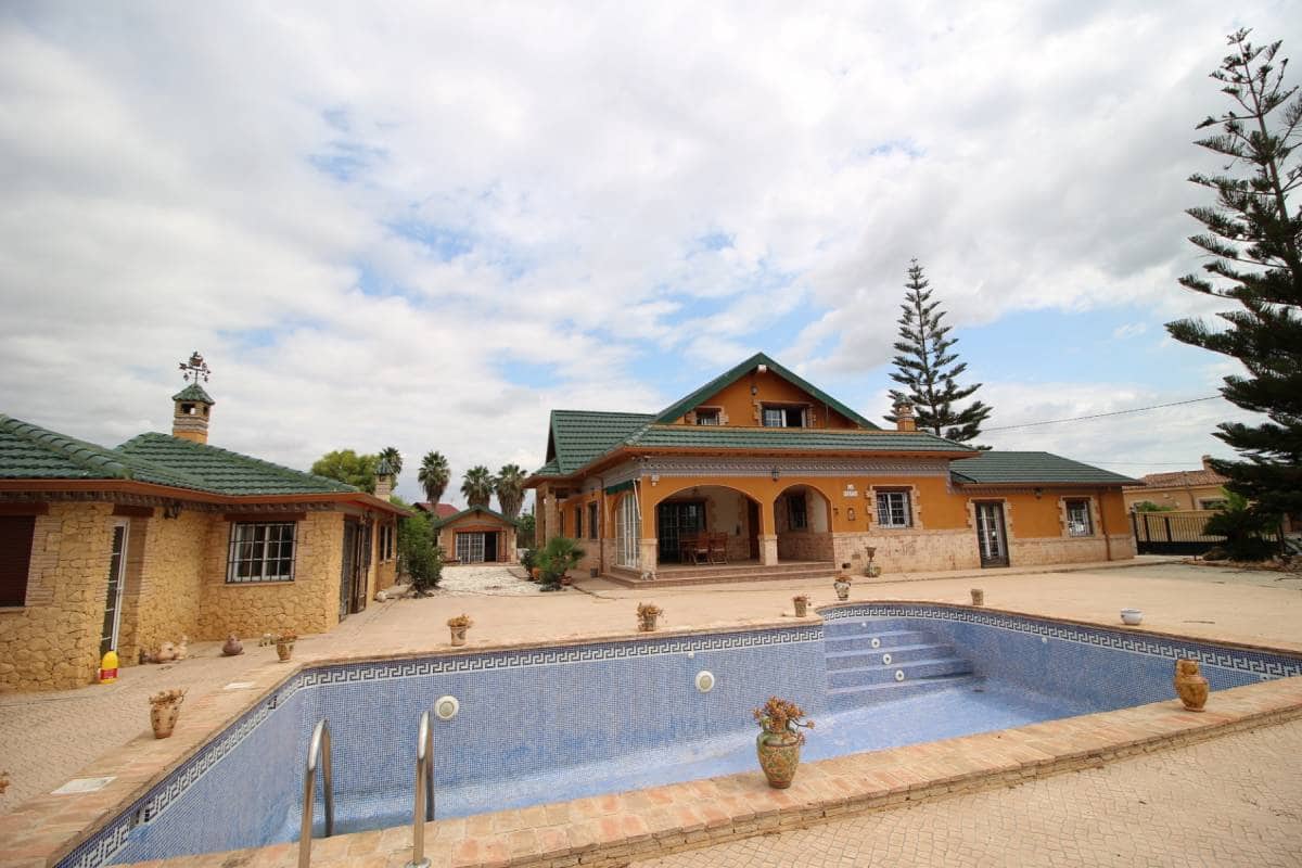 5 sypialnia Willa na sprzedaż w Catral z basenem garażem - 620 000 € (Ref: 9164536)