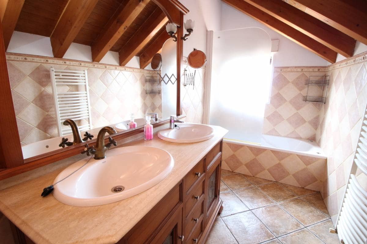 5 sypialnia Willa na sprzedaż w Catral z basenem garażem - 620 000 € (Ref: 9164536)