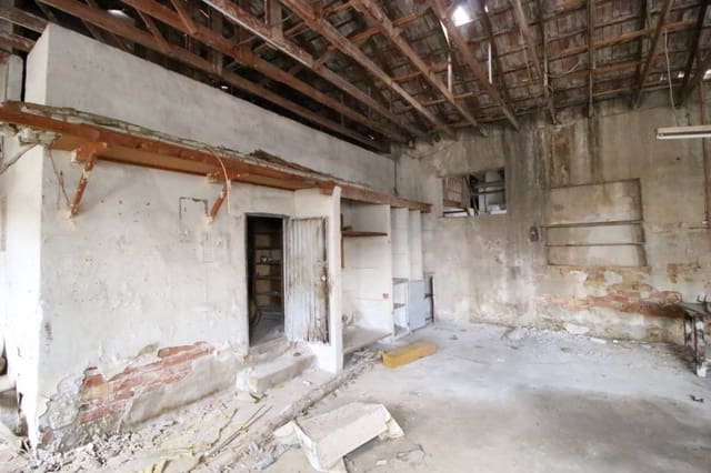 Commercial for sale in Almoradí - € 230,000 (Ref: 9164834)