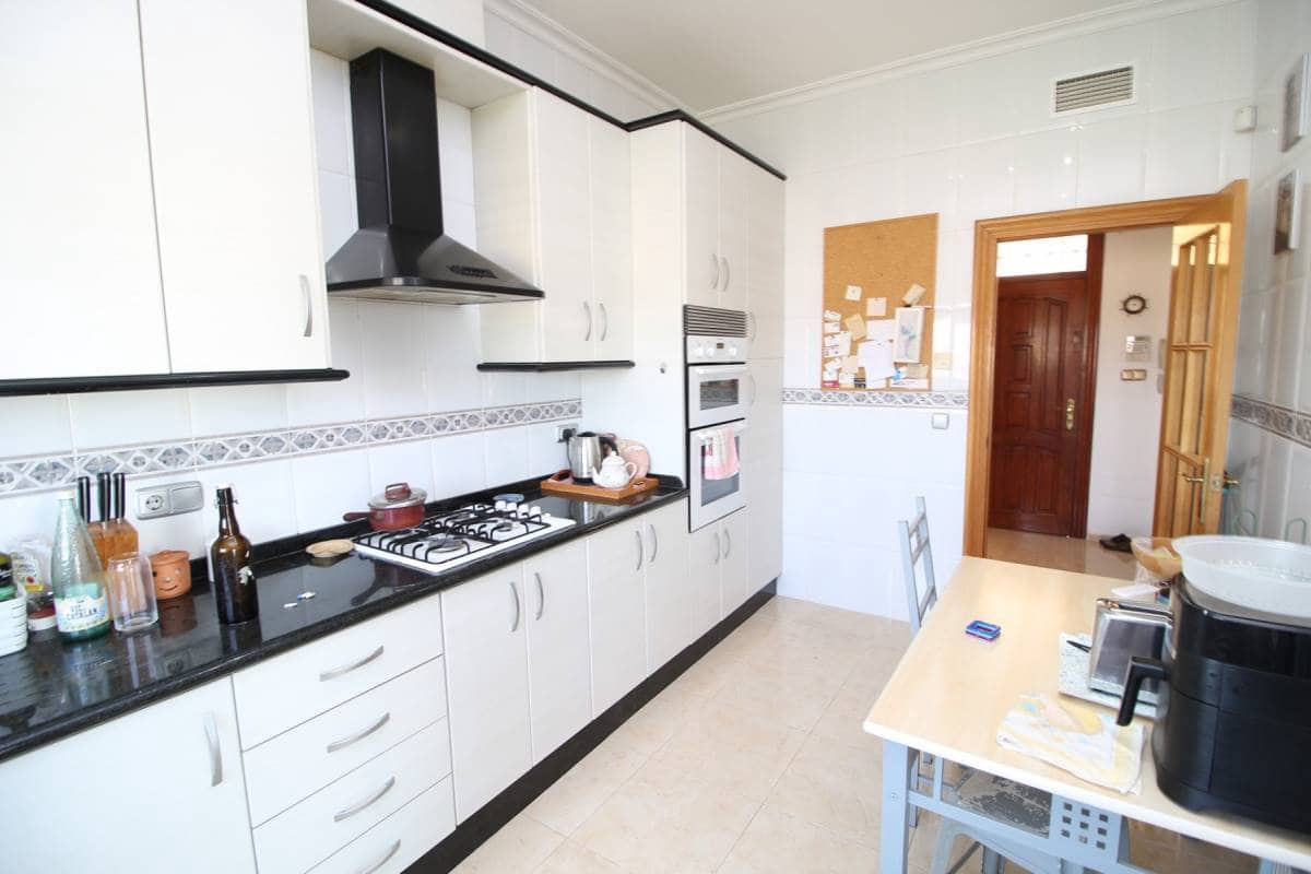 4 soveværelse Villa til salg i Catral med swimmingpool - € 385.000 (Ref: 9181347)