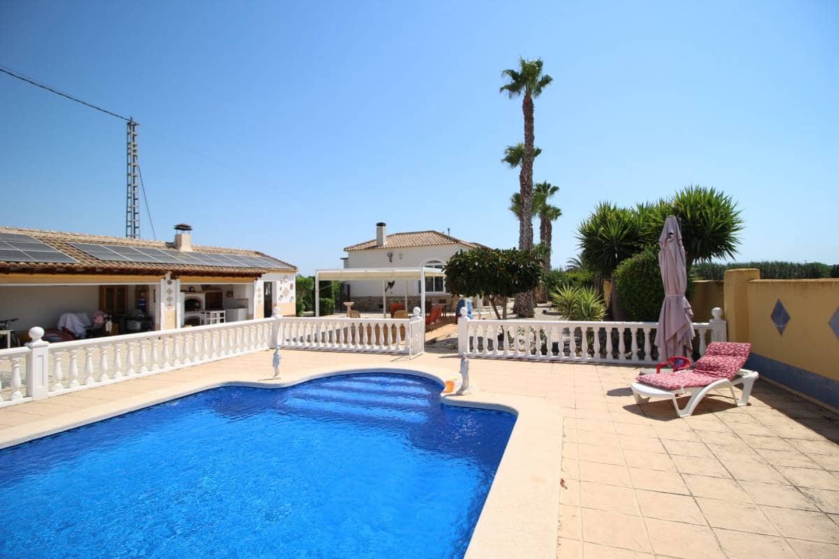 4 soveværelse Villa til salg i Catral med swimmingpool - € 385.000 (Ref: 9181347)