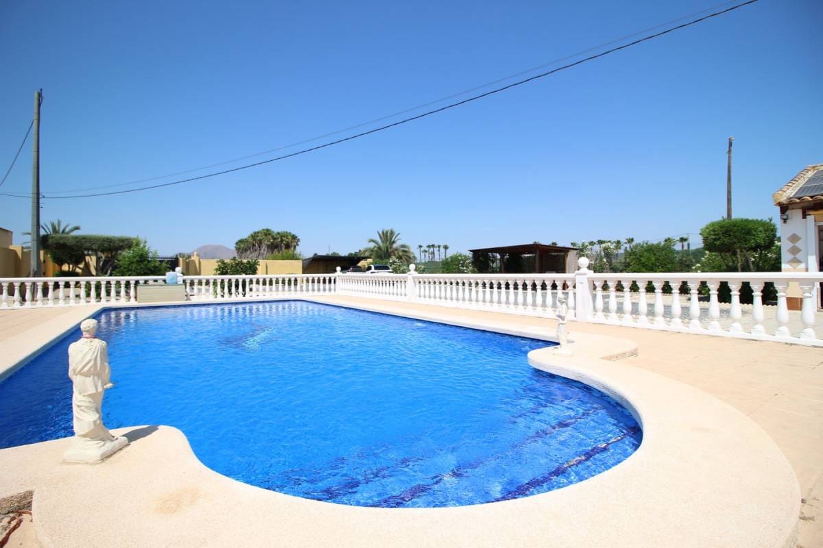 4 soveværelse Villa til salg i Catral med swimmingpool - € 385.000 (Ref: 9181347)