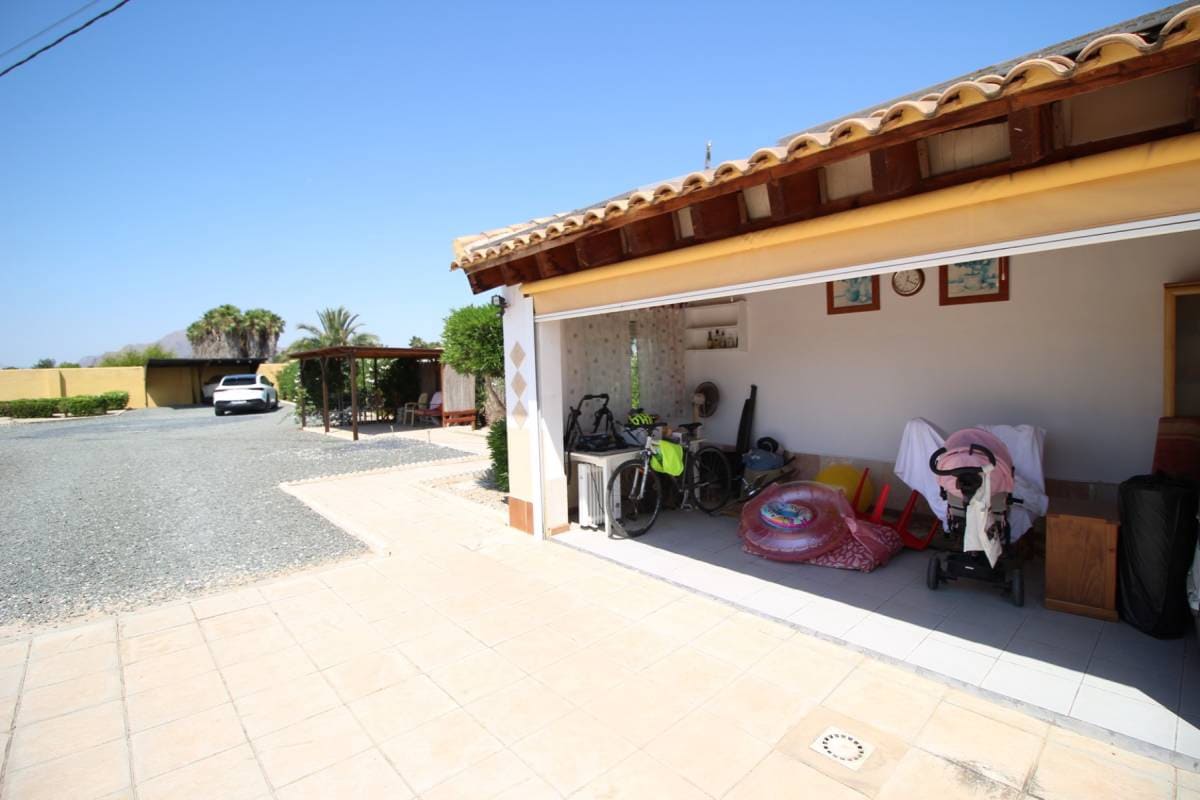 4 soveværelse Villa til salg i Catral med swimmingpool - € 385.000 (Ref: 9181347)