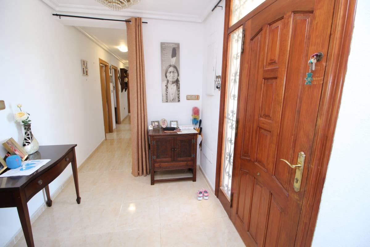 4 soveværelse Villa til salg i Catral med swimmingpool - € 385.000 (Ref: 9181347)