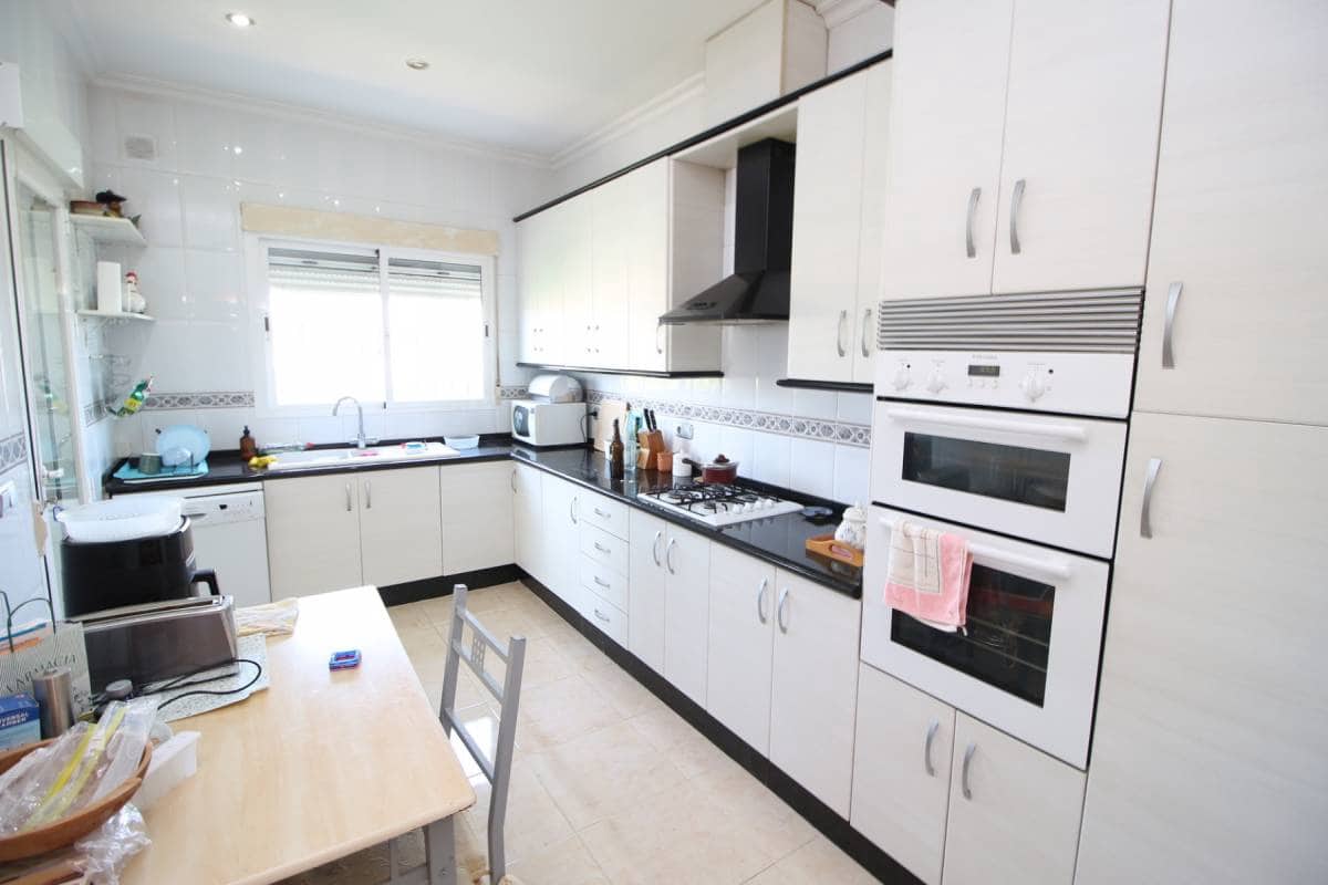 4 soveværelse Villa til salg i Catral med swimmingpool - € 385.000 (Ref: 9181347)