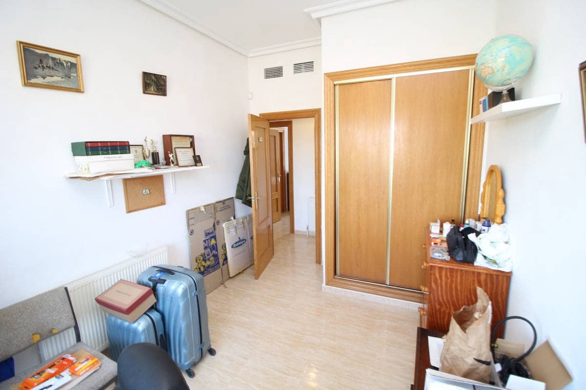 4 soveværelse Villa til salg i Catral med swimmingpool - € 385.000 (Ref: 9181347)