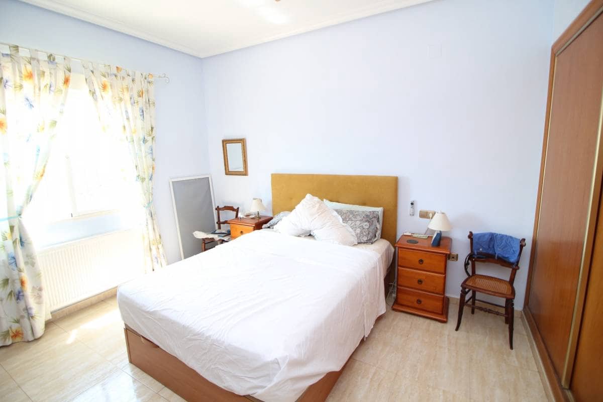 4 soveværelse Villa til salg i Catral med swimmingpool - € 385.000 (Ref: 9181347)