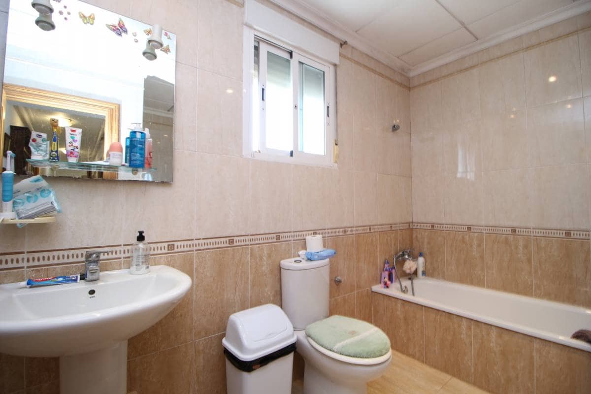 4 soveværelse Villa til salg i Catral med swimmingpool - € 385.000 (Ref: 9181347)