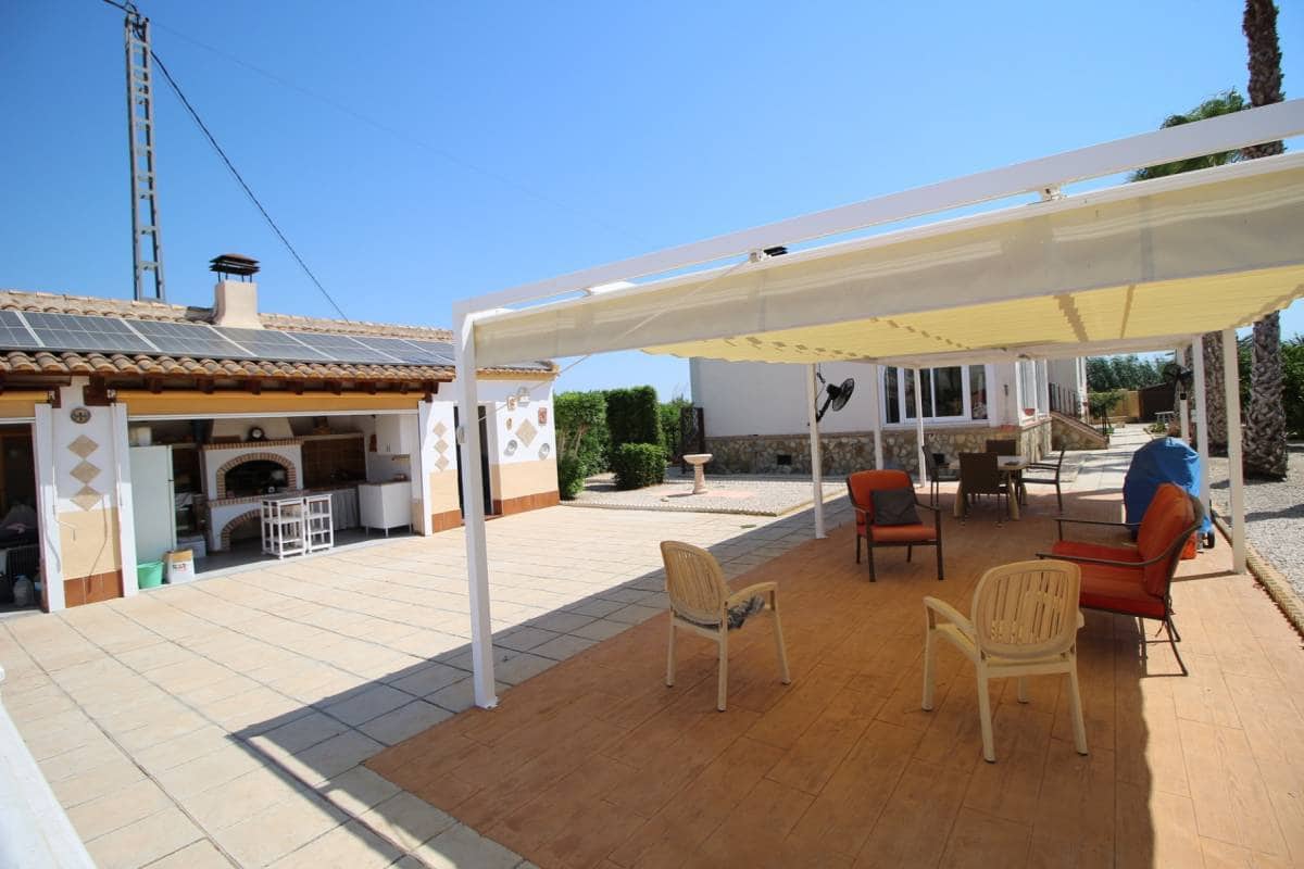 4 soveværelse Villa til salg i Catral med swimmingpool - € 385.000 (Ref: 9181347)