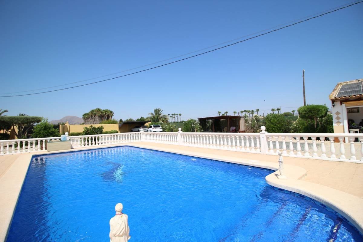 4 soveværelse Villa til salg i Catral med swimmingpool - € 385.000 (Ref: 9181347)