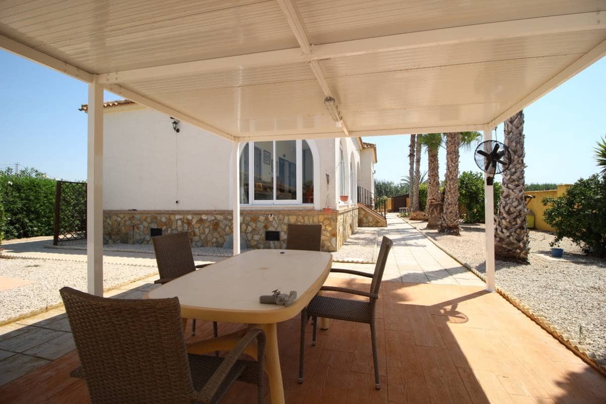 4 soveværelse Villa til salg i Catral med swimmingpool - € 385.000 (Ref: 9181347)