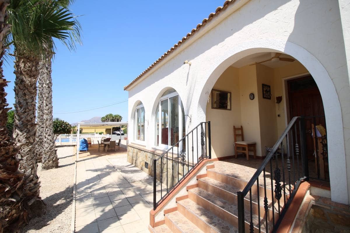 4 soveværelse Villa til salg i Catral med swimmingpool - € 385.000 (Ref: 9181347)