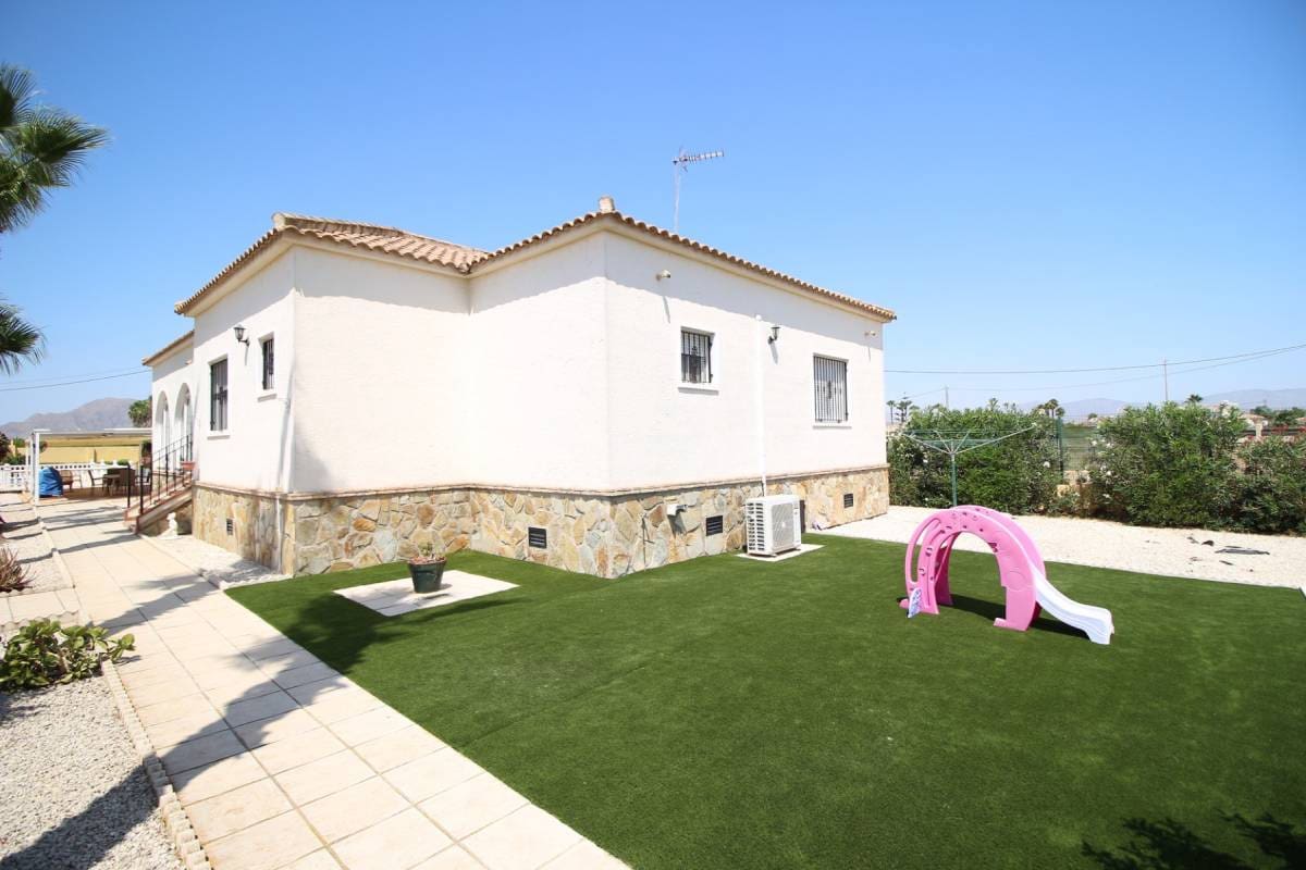 4 soveværelse Villa til salg i Catral med swimmingpool - € 385.000 (Ref: 9181347)