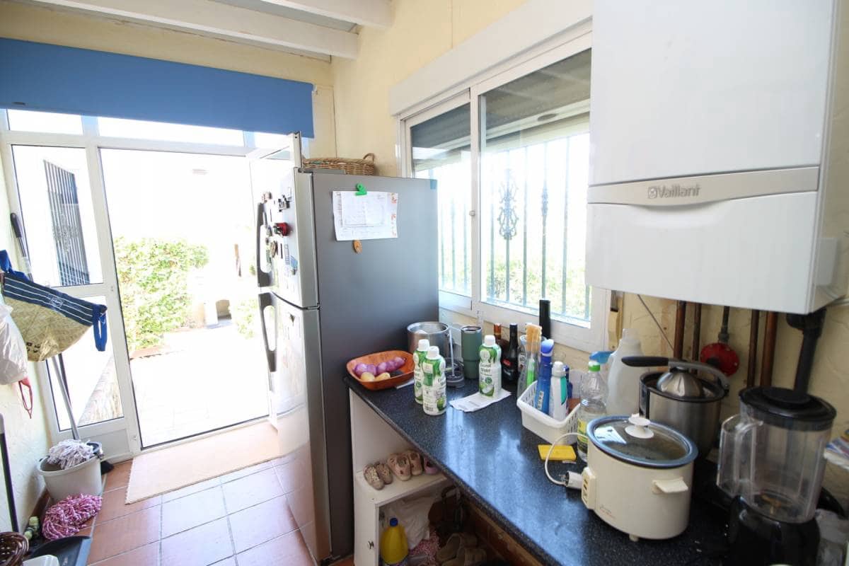 4 soveværelse Villa til salg i Catral med swimmingpool - € 385.000 (Ref: 9181347)