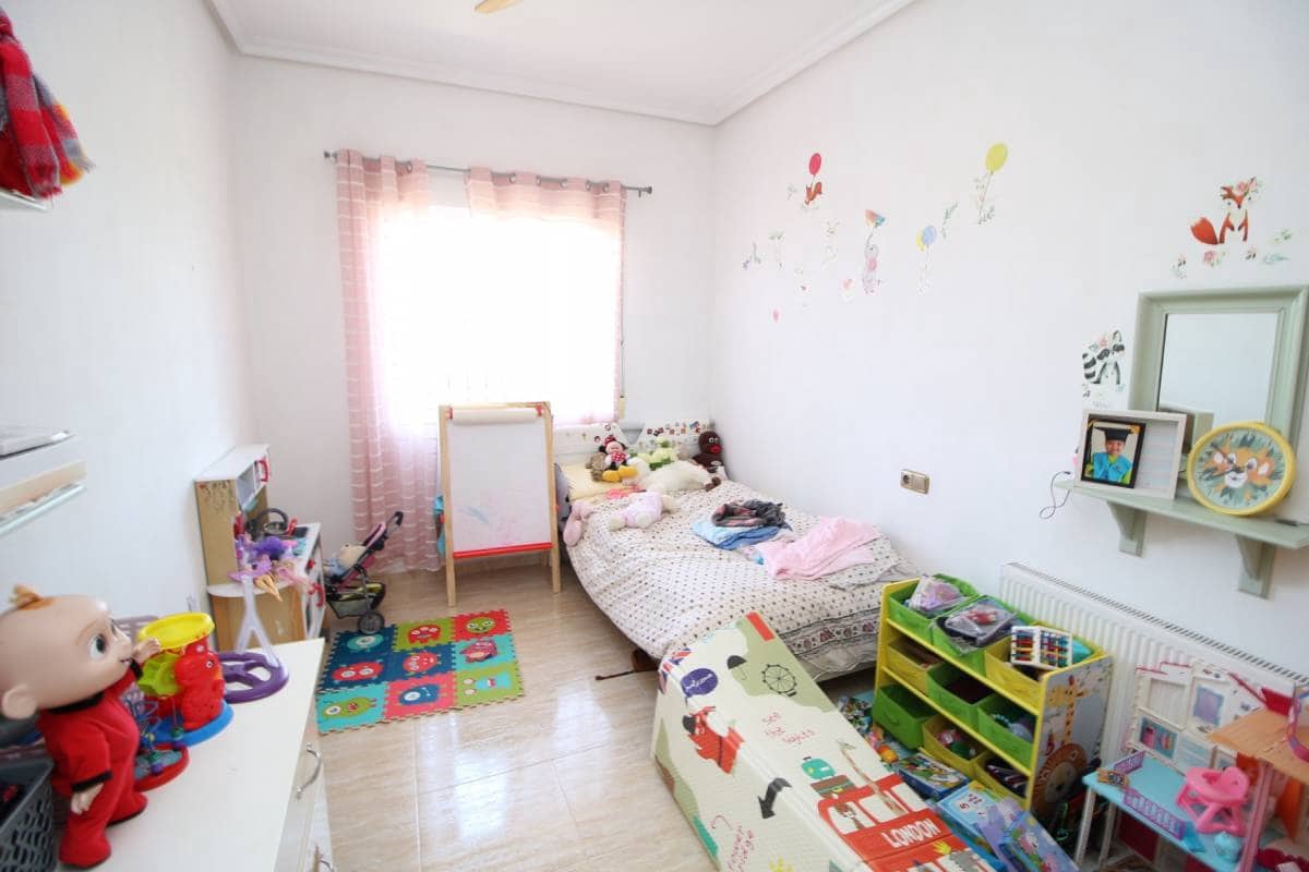 4 soveværelse Villa til salg i Catral med swimmingpool - € 385.000 (Ref: 9181347)