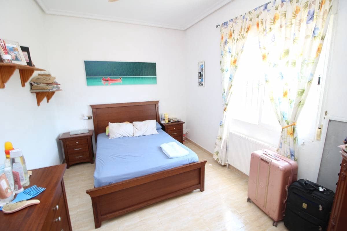 4 soveværelse Villa til salg i Catral med swimmingpool - € 385.000 (Ref: 9181347)