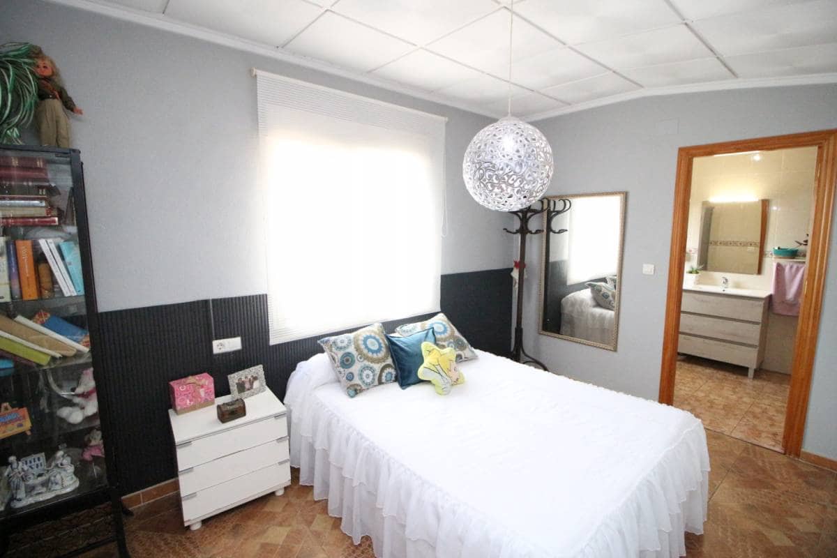 Chalet de 3 habitaciones en Dolores en venta - 260.000 € (Ref: 9228017)