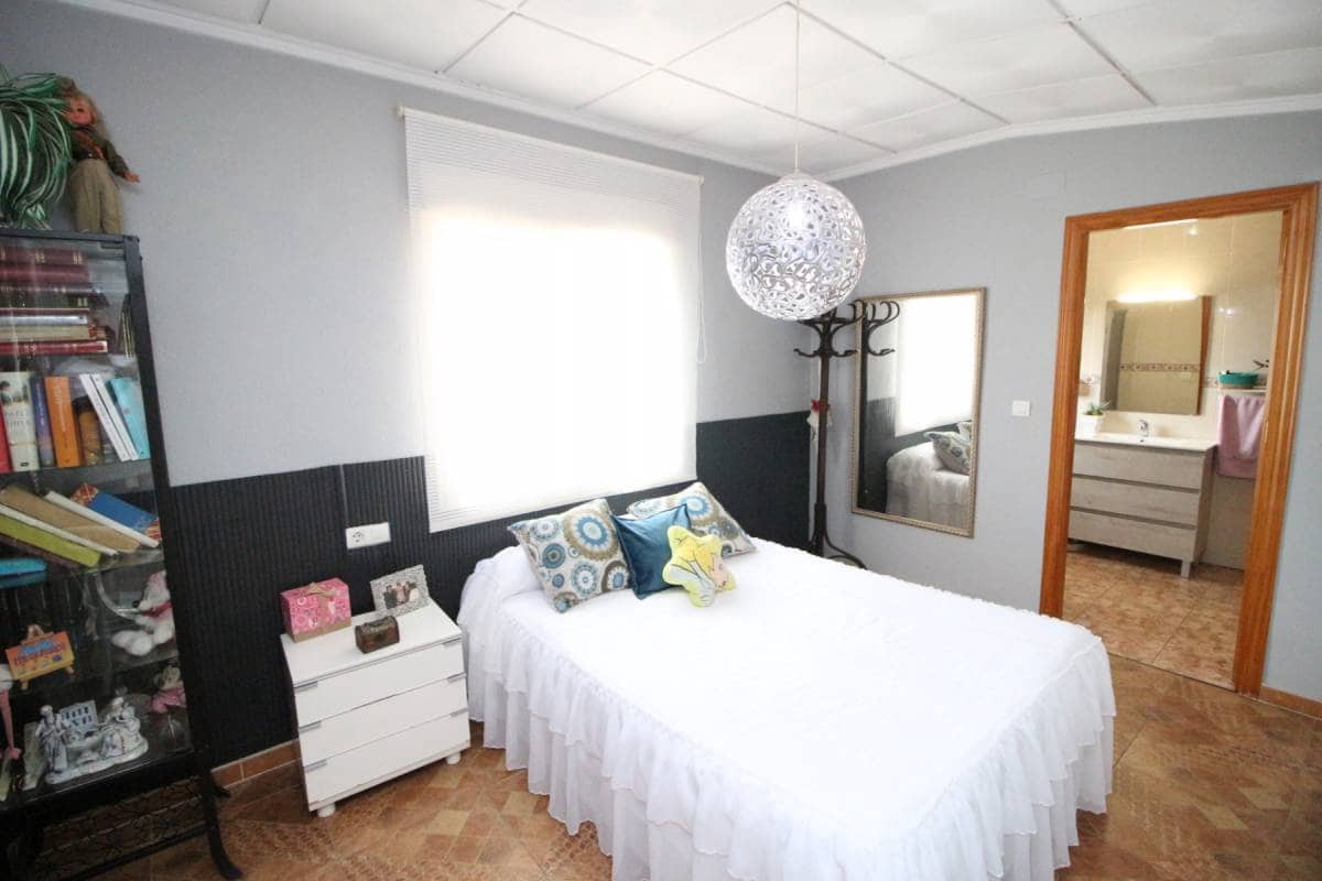 Chalet de 3 habitaciones en Dolores en venta - 260.000 € (Ref: 9228017)