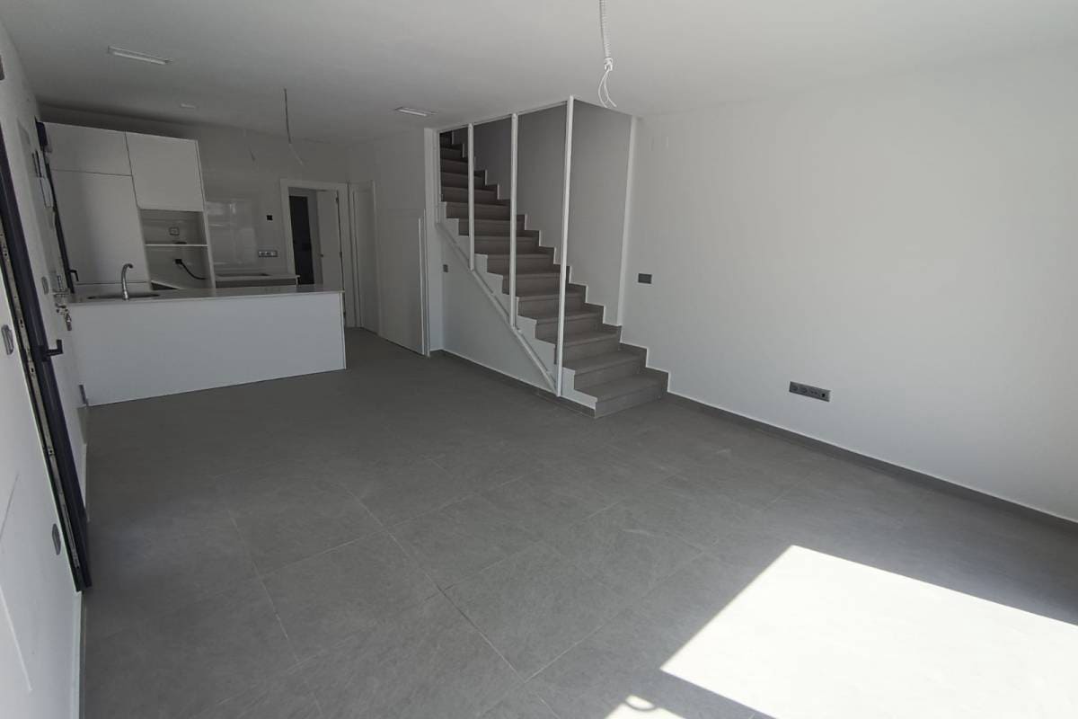 3 slaapkamer Villa te koop in Daya Nueva met zwembad - € 299.000 (Ref: 9337189)