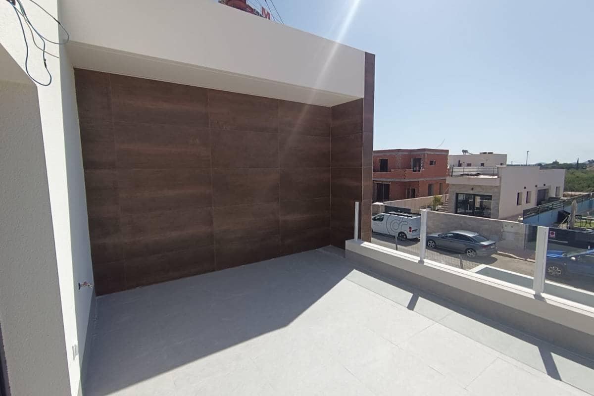 3 slaapkamer Villa te koop in Daya Nueva met zwembad - € 299.000 (Ref: 9337189)