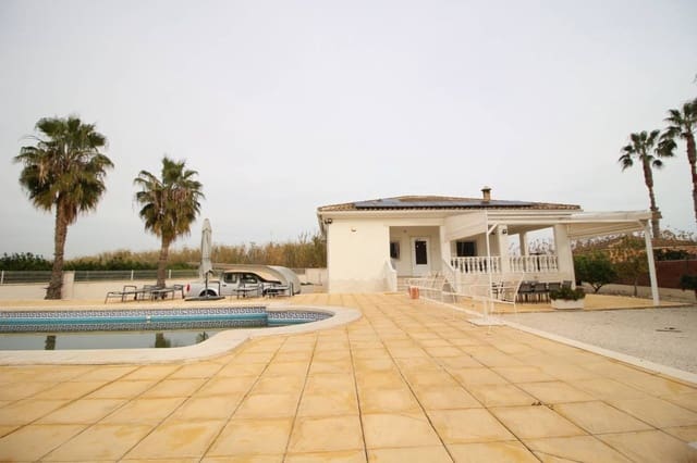 Chalet de 3 habitaciones en Catral en venta con piscina garaje - 325.000 € (Ref: 9486857)