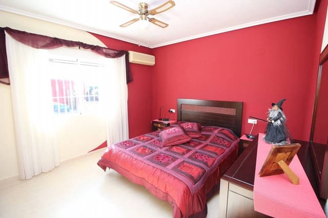 3 slaapkamer Villa te koop in Catral met zwembad - € 375.000 (Ref: 9511182)