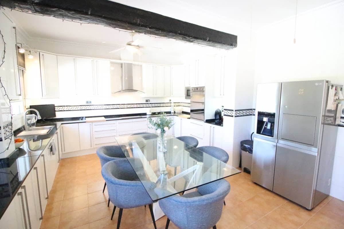 3 sovrum Villa till salu i Catral med pool - 435 000 € (Ref: 9687525)