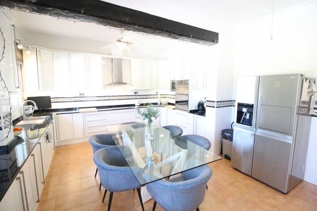 3 soveværelse Villa til salg i Catral med swimmingpool - € 435.000 (Ref: 9687525)