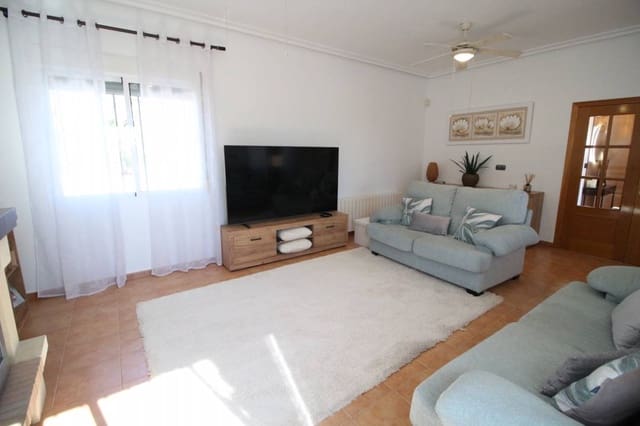 3 soveværelse Villa til salg i Catral med swimmingpool - € 435.000 (Ref: 9687525)