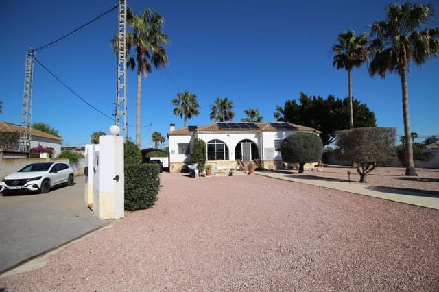 3 soveværelse Villa til salg i Catral med swimmingpool - € 435.000 (Ref: 9687525)