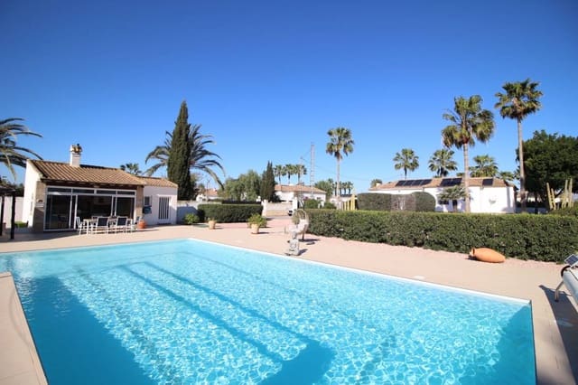 3 soveværelse Villa til salg i Catral med swimmingpool - € 435.000 (Ref: 9687525)