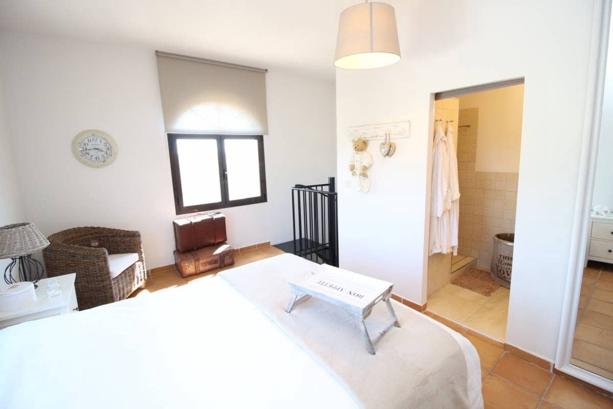 3 bedroom Villa for sale in Catral with pool garage - € 549,000 (Ref: 9737291)