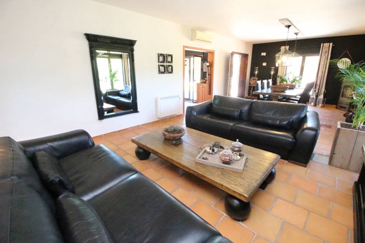 3 bedroom Villa for sale in Catral with pool garage - € 549,000 (Ref: 9737291)